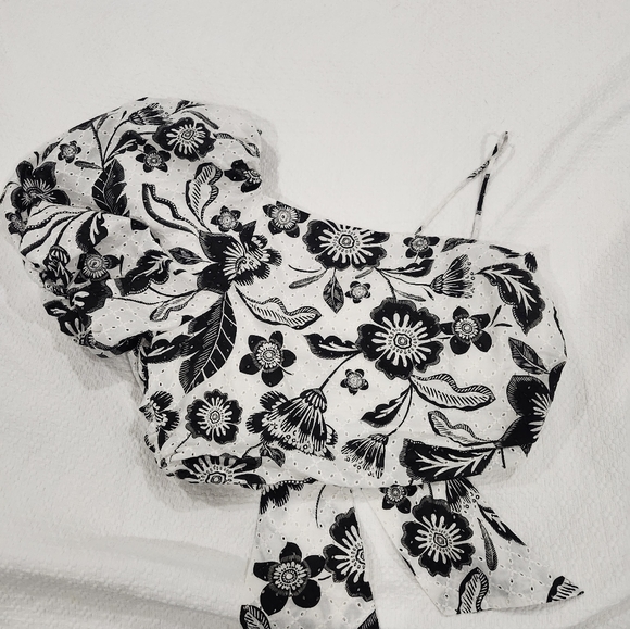 Anthropologie Maeve Floral  Black and White Eyelet Crop Top - Picture 12 of 14